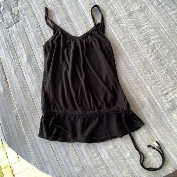 6 for$20♥️ Super cute black blouse with drawstring waist and Shell/bead details - Picture 6 of 10